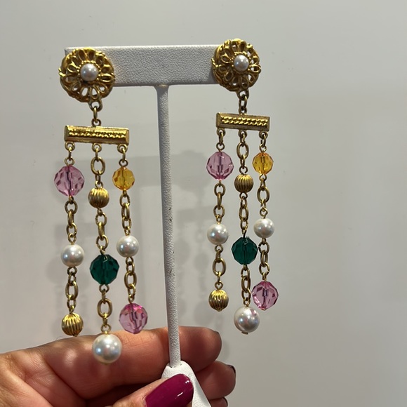 Vintage Matte Gold Long Earrings with Pearls-Boutique - Picture 4 of 5